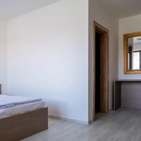 Tonicka Guest house *